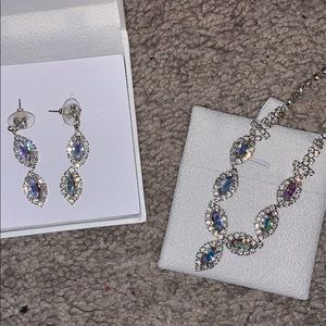 Necklace & earring set